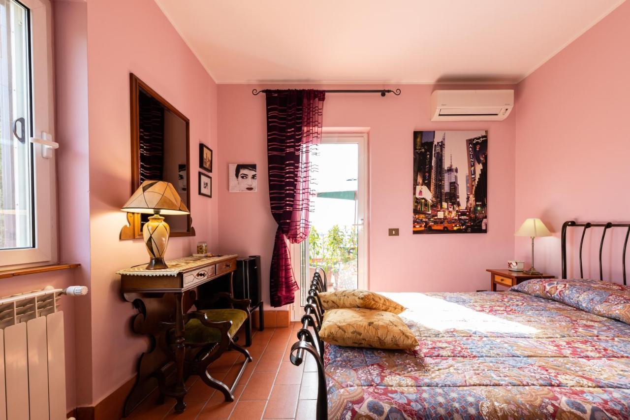 La Tana Delle Stelle B&B Di Charme E Relax Fara in Sabina Exterior foto